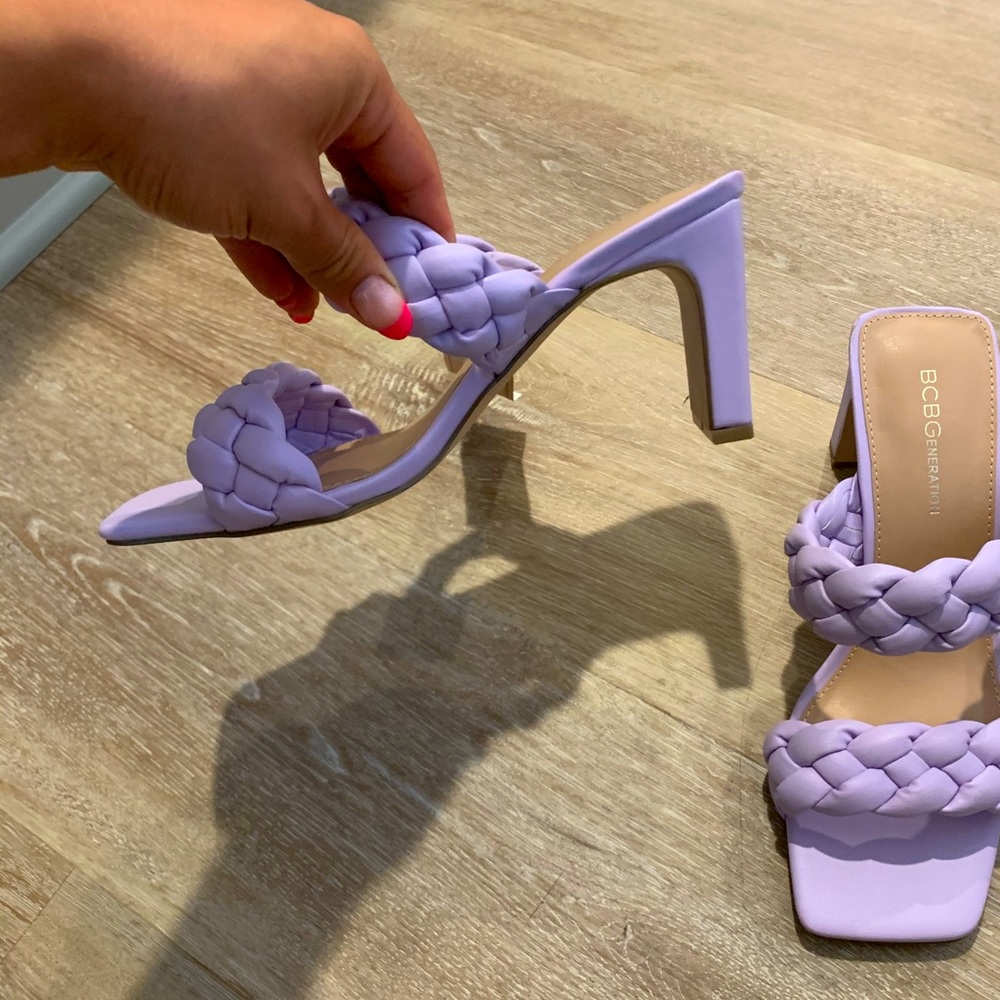 BCBG lavender sandal heel NEW WITH TAGS